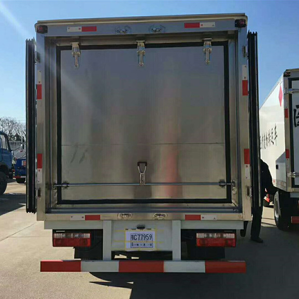 Medicine refrigerator truck Made in China.jpg