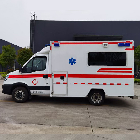 ICU medical ambulance Made in China.jpg